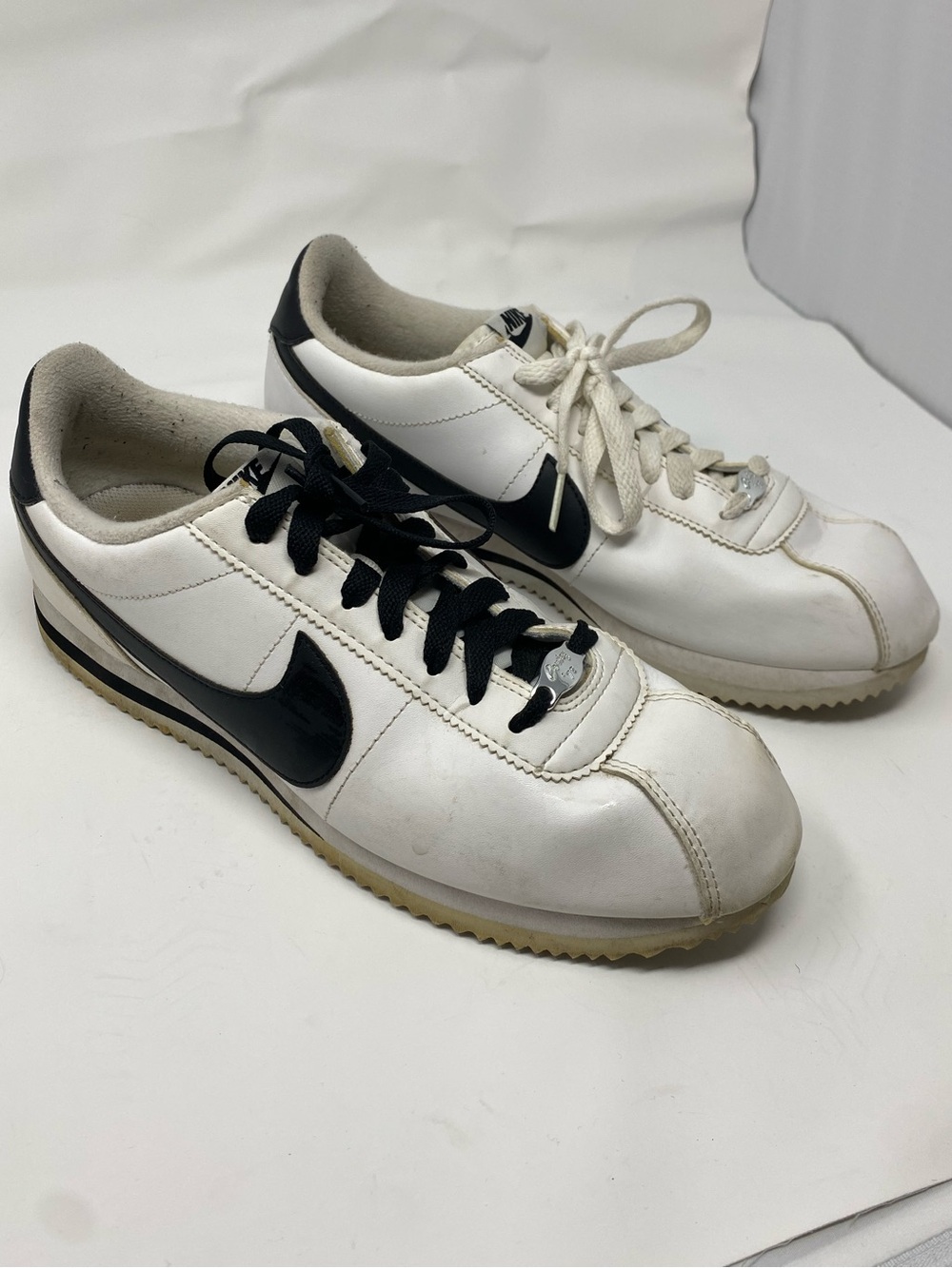 Nike Cortez 72 Leather White And Black Women’s Sneakers Size 9